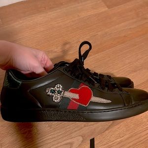 Gucci Black Leather Ace Sneaker, Pierced Heart and Dagger Size 39 (US 9)